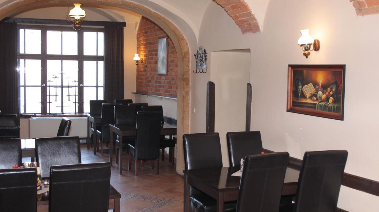 Hotel Kralovsky Dvur Hořice Exterior foto